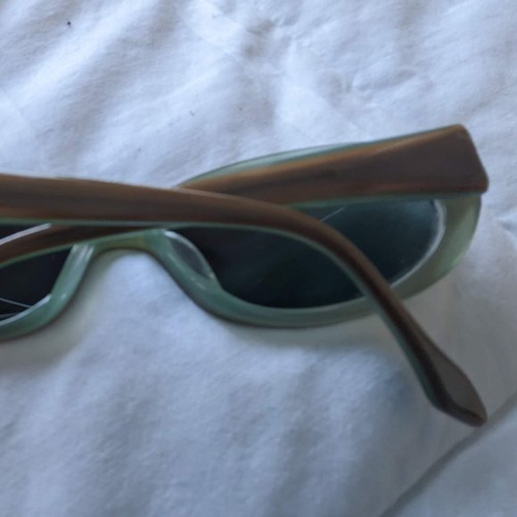Women's Fossil Sunglasses - Olive Frame - Picture 5 of 7